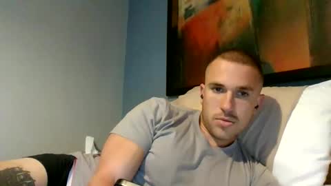 Snapshot of muscleshow00 chatting on 12/21/25, 07:59 muscleshow00 online show from 12/21/25, 07:59