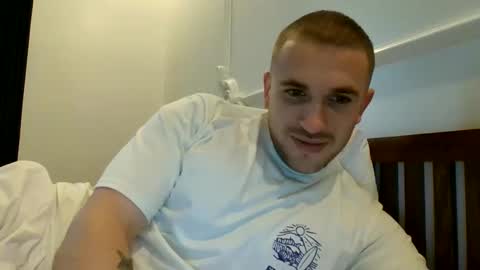 Snapshot of muscleshow00 chatting on 02/02/26, 10:36 muscleshow00 online show from 02/02/26, 10:36