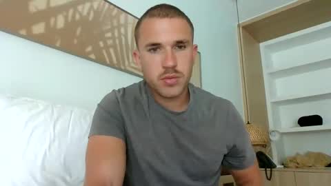 Snapshot of muscleshow00 chatting on 03/25/26, 02:28 muscleshow00 online show from 03/25/26, 02:28