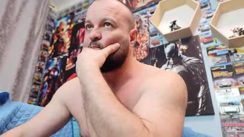 Snapshot of muscular_bear chatting on 02/10/26, 05:17 Chris online show from 02/10/26, 05:17
