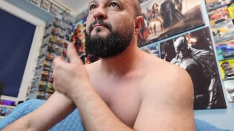 Snapshot of muscular_bear chatting on 04/08/26, 09:26 Chris online show from 04/08/26, 09:26