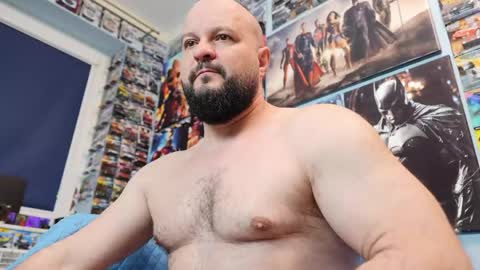 Snapshot of muscular_bear chatting on 04/11/26, 07:45 Chris online show from 04/11/26, 07:45