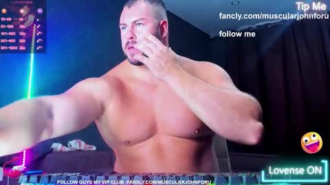 Snapshot of muscularjohnforu chatting on 09/18/25, 11:23 click icon for peach online show from 09/18/25, 11:23
