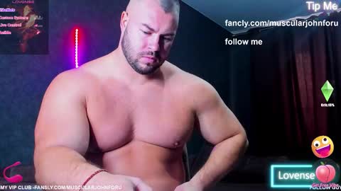 Snapshot of muscularjohnforu chatting on 09/28/25, 08:09 click icon for peach online show from 09/28/25, 08:09