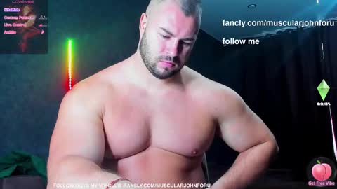 Snapshot of muscularjohnforu chatting on 09/29/25, 09:03 click icon for peach online show from 09/29/25, 09:03