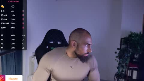 Snapshot of musculusx chatting on 10/18/25, 03:35 Musculus online show from 10/18/25, 03:35