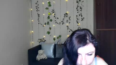 Jeneva online show from 06/05/26, 06:35