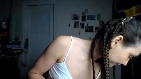 Snapshot of muse_online chatting on 12/19/24, 06:12 Muse Ali online show from 12/19/24, 06:12