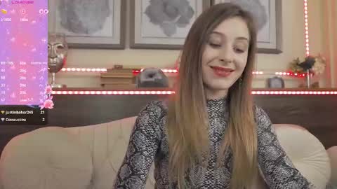 Snapshot of musedollx chatting on 11/25/25, 07:14 Luna online show from 11/25/25, 07:14