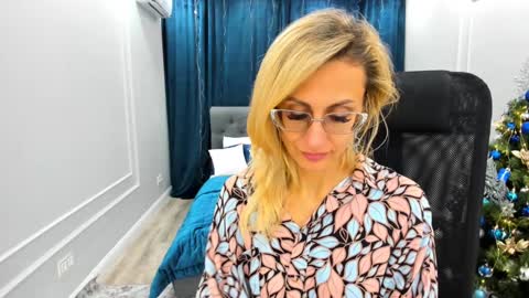 Diana online show from 12/15/24, 02:27