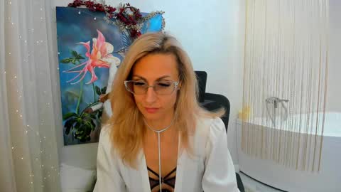 Diana online show from 12/30/24, 11:26