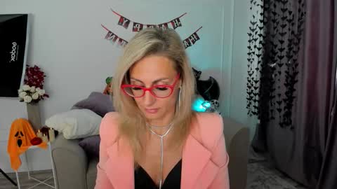 Diana online show from 10/13/25, 11:32