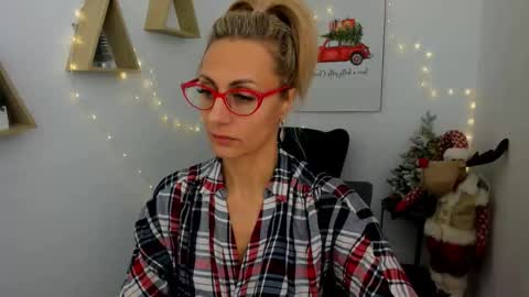 Snapshot of museofstage chatting on 12/15/25, 10:41 Diana online show from 12/15/25, 10:41