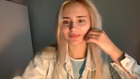 Snapshot of musescorner chatting on 12/21/25, 03:41 musescorner online show from 12/21/25, 03:41