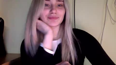 Snapshot of musescorner chatting on 03/14/26, 07:41 musescorner online show from 03/14/26, 07:41