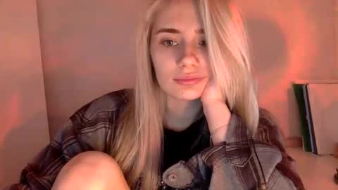 Snapshot of musescorner chatting on 04/14/26, 02:45 musescorner online show from 04/14/26, 02:45