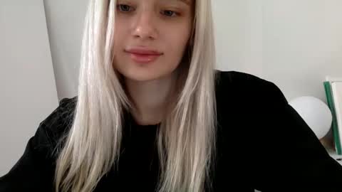 Snapshot of musescorner chatting on 05/27/26, 02:36 musescorner online show from 05/27/26, 02:36