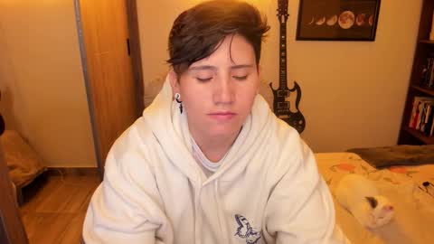 Snapshot of musicayluna chatting on 11/18/25, 03:45 VALENTINA Luna online show from 11/18/25, 03:45