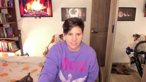 Snapshot of musicayluna chatting on 11/25/25, 02:44 VALENTINA Luna online show from 11/25/25, 02:44