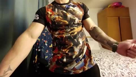 Snapshot of muslejoker chatting on 10/01/25, 08:53 musle joker online show from 10/01/25, 08:53