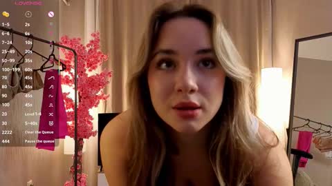 Snapshot of mustical_muse chatting on 10/05/25, 09:24 Nika online show from 10/05/25, 09:24