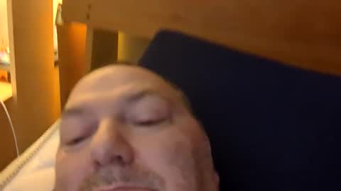 Snapshot of mutualmasturbatorman chatting on 01/18/26, 02:10 mutualmasturbatorman online show from 01/18/26, 02:10