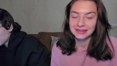 Snapshot of muuur_fam chatting on 09/22/25, 08:44 HEY online show from 09/22/25, 08:44