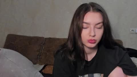 Snapshot of muuur_fam chatting on 10/05/25, 01:31 HEY online show from 10/05/25, 01:31