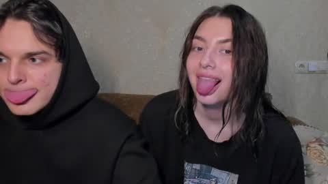 Snapshot of muuur_fam chatting on 10/06/25, 07:00 HEY online show from 10/06/25, 07:00