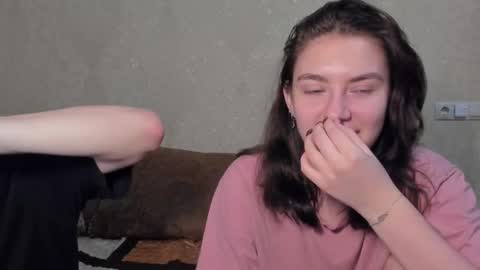 Snapshot of muuur_fam chatting on 10/08/25, 09:01 HEY online show from 10/08/25, 09:01