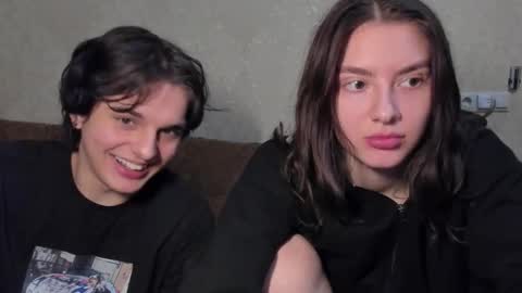 Snapshot of muuur_fam chatting on 10/12/25, 10:20 HEY online show from 10/12/25, 10:20