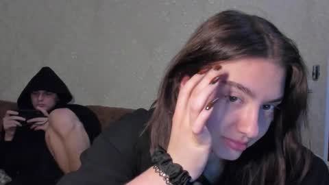 Snapshot of muuur_fam chatting on 10/13/25, 09:15 HEY online show from 10/13/25, 09:15