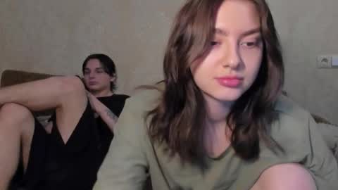 Snapshot of muuur_fam chatting on 10/15/25, 08:53 HEY online show from 10/15/25, 08:53