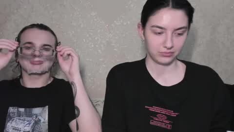 cute couple online show from 04/10/26, 10:14