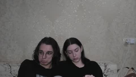 cute couple online show from 06/11/26, 07:01