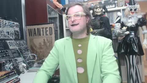 Snapshot of muziknerd chatting on 12/07/24, 04:42 Muziknerd online show from 12/07/24, 04:42
