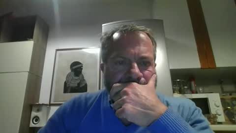 Snapshot of muzungu5 chatting on 12/17/25, 08:15 muzungu5 online show from 12/17/25, 08:15