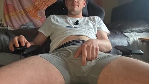 Snapshot of muzzy624406 chatting on 10/04/25, 01:20 Muzzy online show from 10/04/25, 01:20