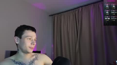 Snapshot of mvpzxc chatting on 11/06/25, 01:01 1x1 online show from 11/06/25, 01:01