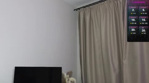 Snapshot of mvpzxc chatting on 11/18/25, 03:27 1x1 online show from 11/18/25, 03:27