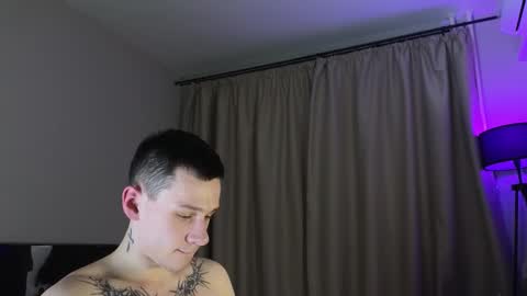 Snapshot of mvpzxc chatting on 12/15/25, 02:32 1x1 online show from 12/15/25, 02:32