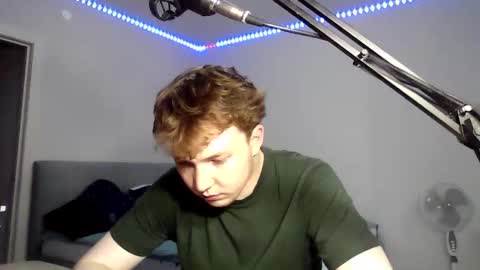 Snapshot of mxmplay chatting on 06/11/26, 12:32 alexplay online show from 06/11/26, 12:32