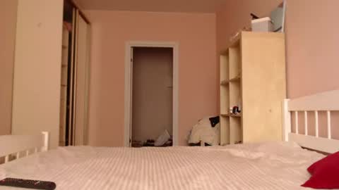 Hannah  welcome  online show from 07/10/26, 02:08