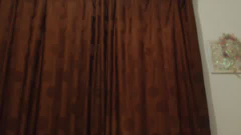     sara      i know you love me xoxox     online show from 09/13/25, 10:20