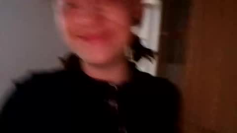     sara      i know you love me xoxox     online show from 10/22/25, 08:08