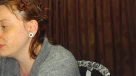     sara      i know you love me xoxox     online show from 10/24/25, 06:10