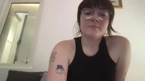 Lily online show from 02/19/25, 12:46