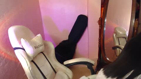 Its me Andi online show from 10/04/25, 06:50