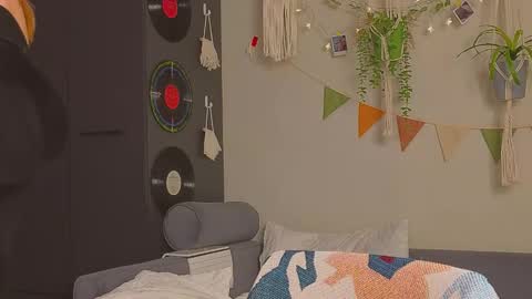  PARIS   online show from 09/29/25, 10:25