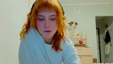 Snapshot of my_parisss chatting on 12/18/25, 01:06 PARIS online show from 12/18/25, 01:06